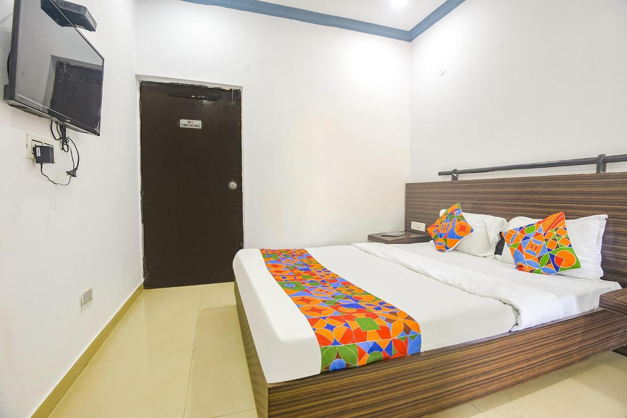 Neo Calangute Beach Resort Exterior foto