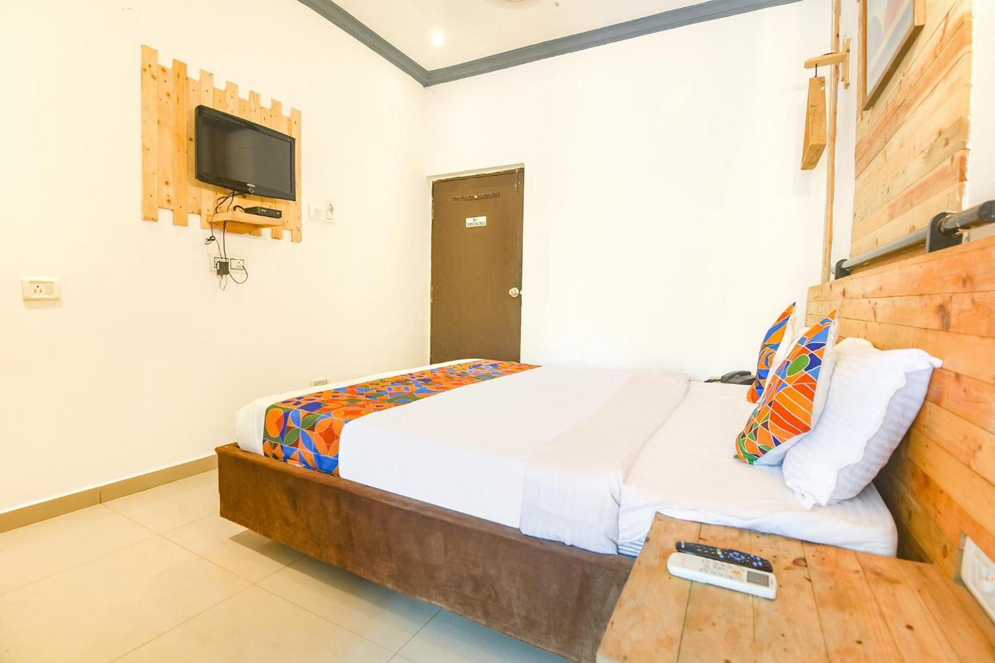 Neo Calangute Beach Resort Exterior foto