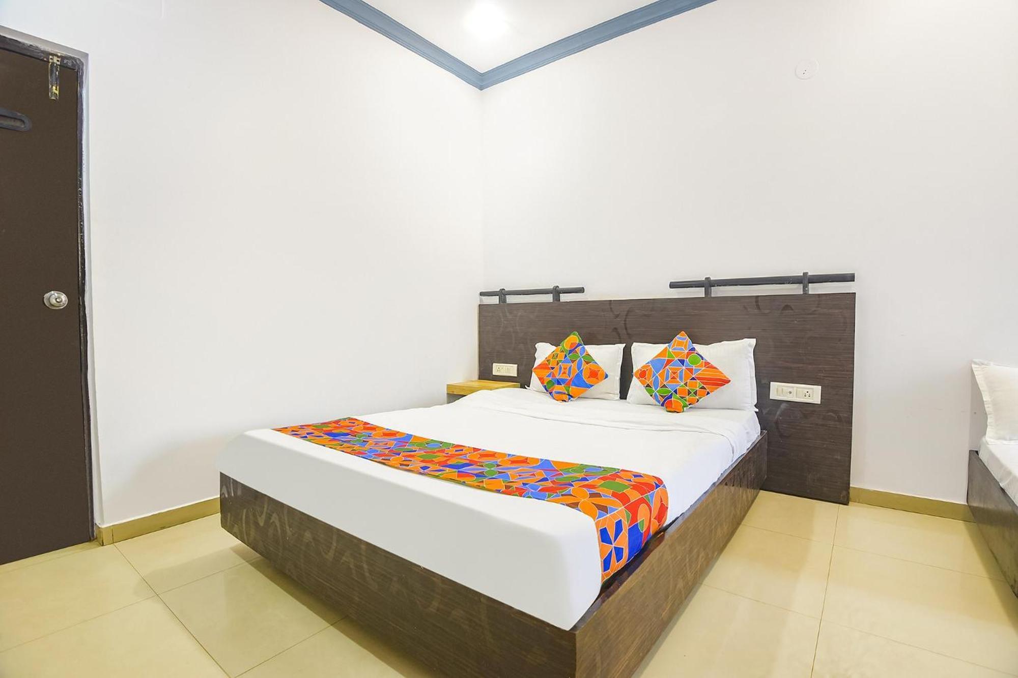 Neo Calangute Beach Resort Exterior foto
