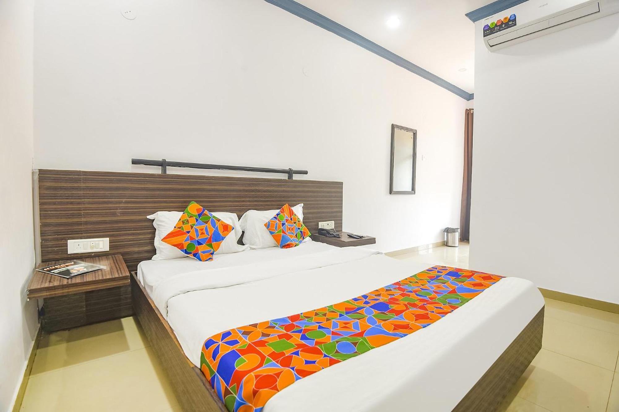 Neo Calangute Beach Resort Exterior foto
