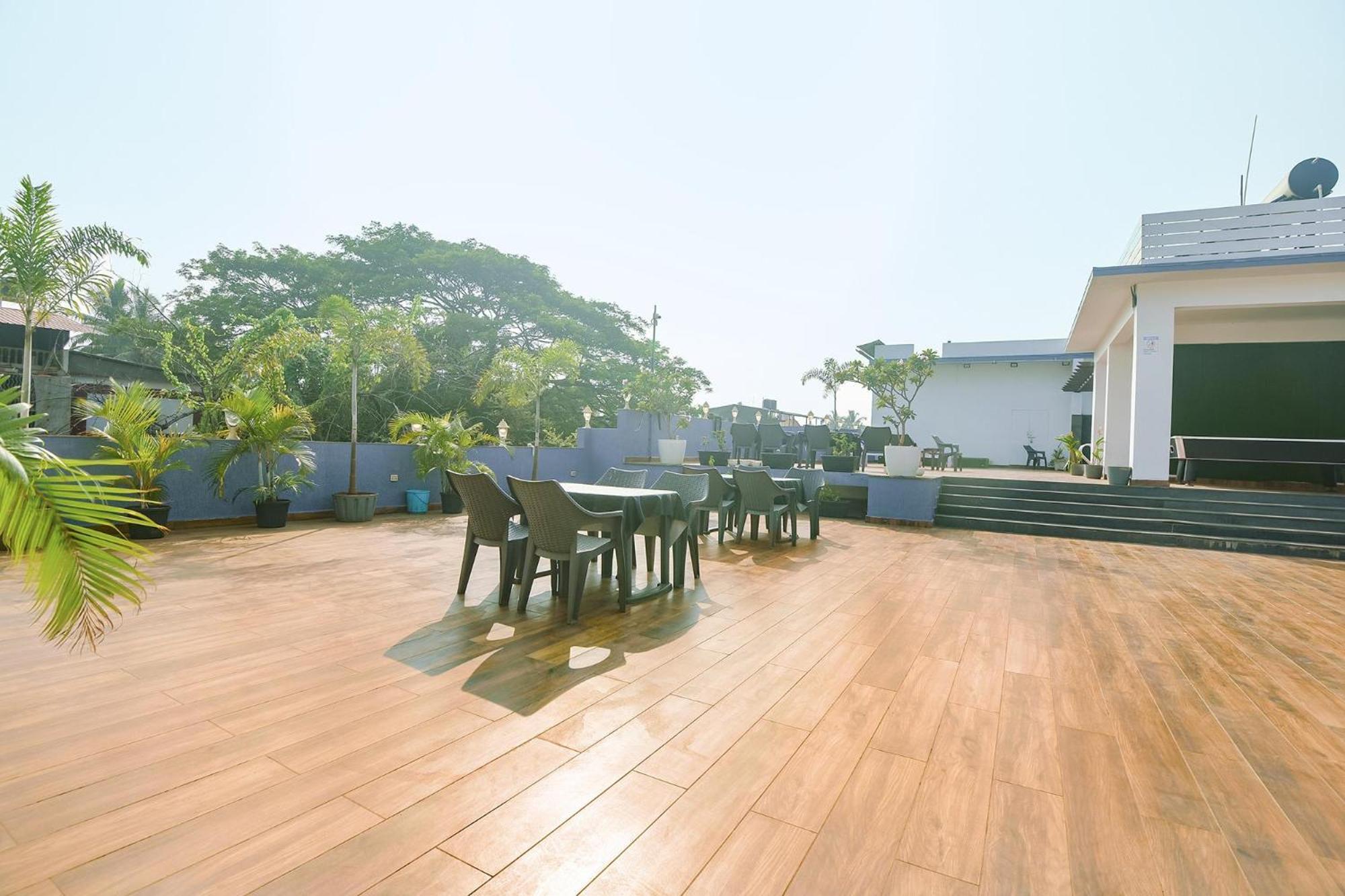 Neo Calangute Beach Resort Exterior foto