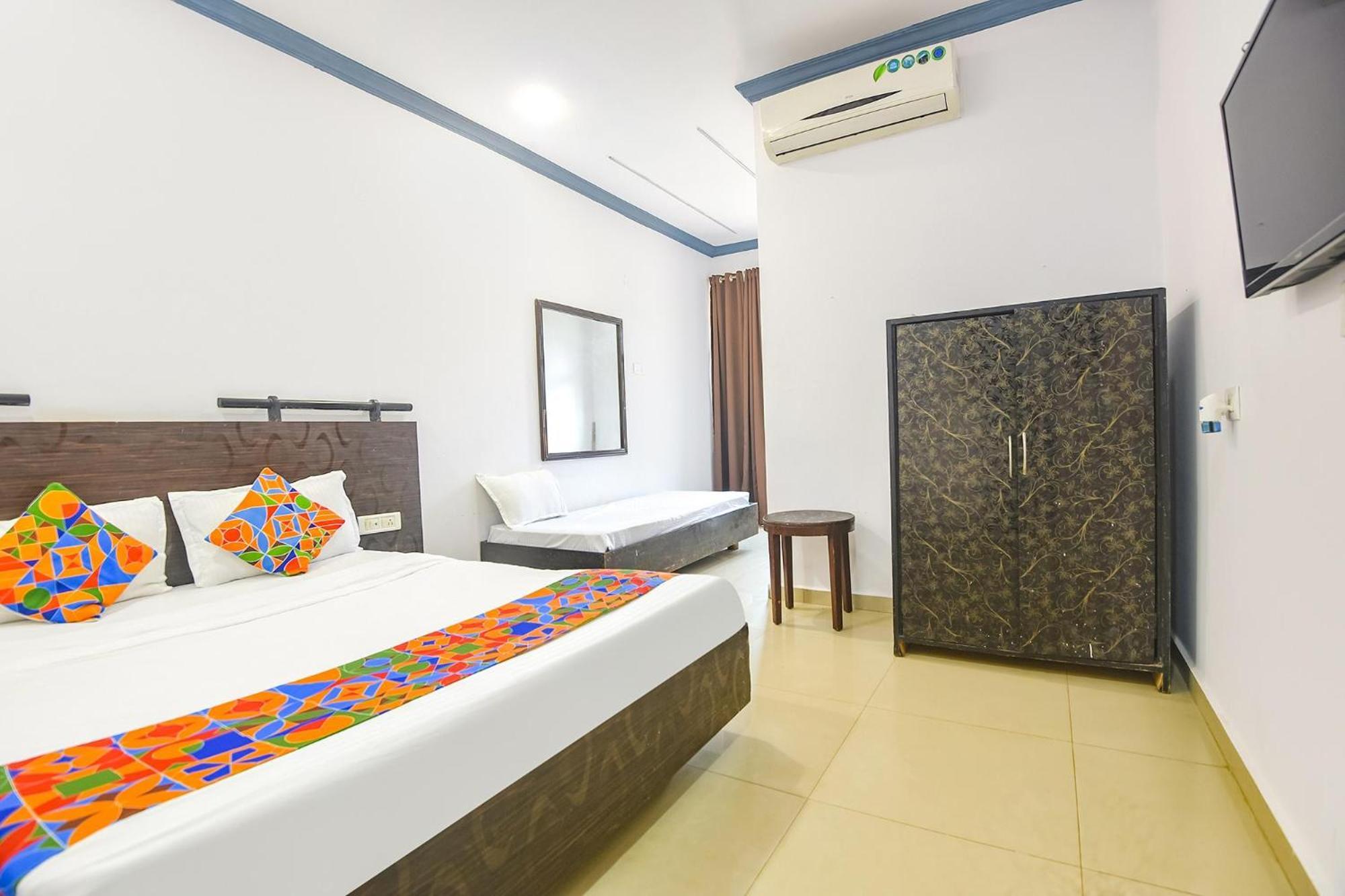 Neo Calangute Beach Resort Exterior foto